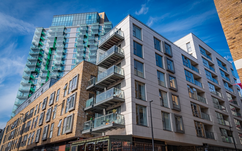 Avant Garde and Courtyard Apartments in Shoreditch E1