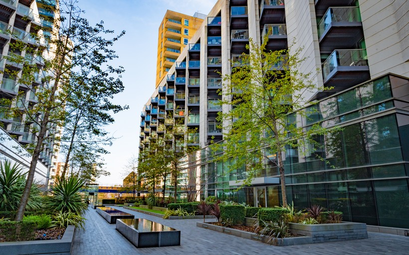 Baltimore Wharf's landscaped piazza