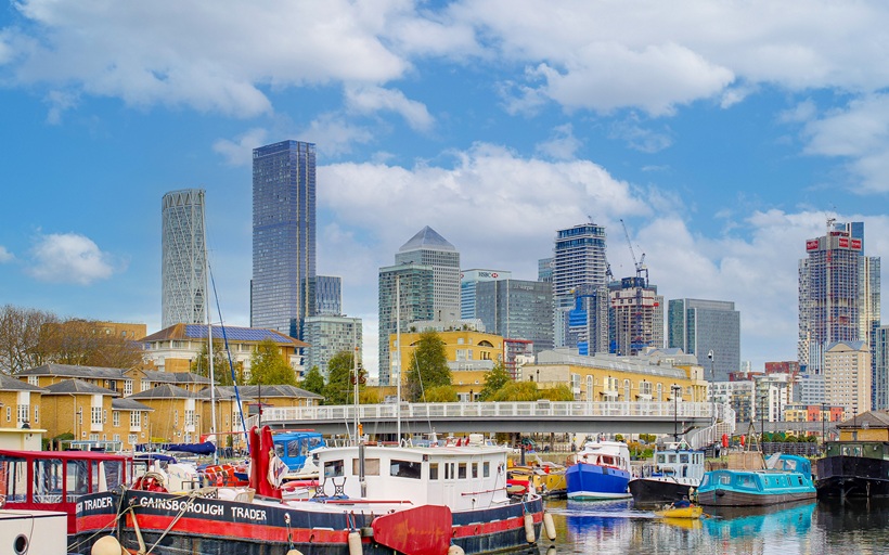 Buying in Docklands when you need to sell first