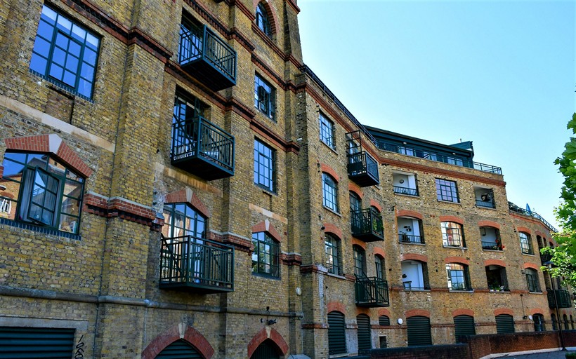 Side view of Canada Wharf taken from The Thames Path