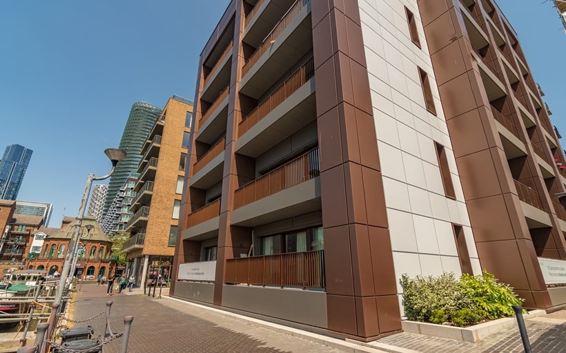 Dockside Turnberry Quay is adjacent to docks