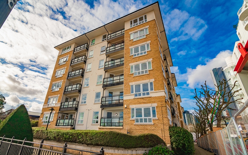 Galleons View development of riverside apartments near Canary Wharf