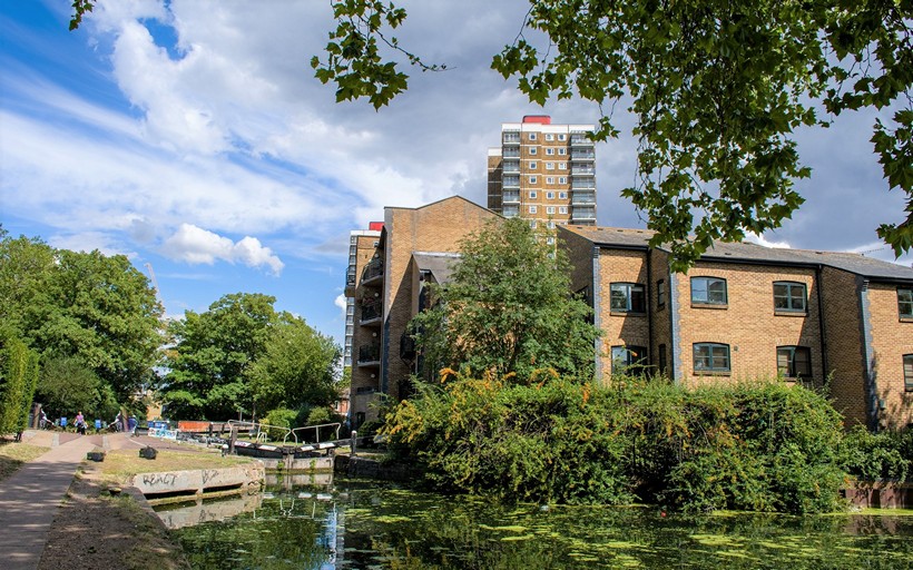 Hertford Lock House pictured from the opposite bank