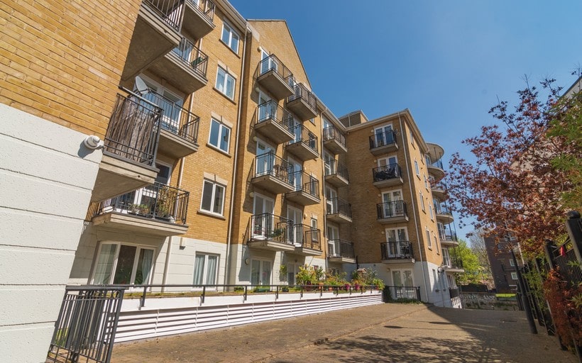 The apartment buildings of Island Row are near Basin Approach E14