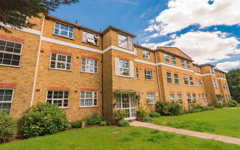 Kemnal Warren development of apartments in tree-lined Kemnal Road, Chislehurst BR7.