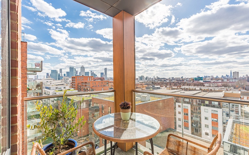 7th floor balcony view from Grenfell Court in Merchants Walk E3