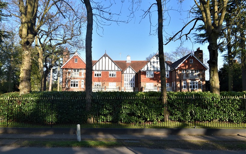 Oaklands BR7 pictured from Kemnal Road Chislehurst