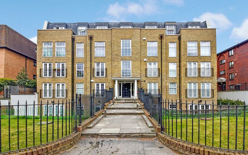 External view of Phoenix Apartments in BR1